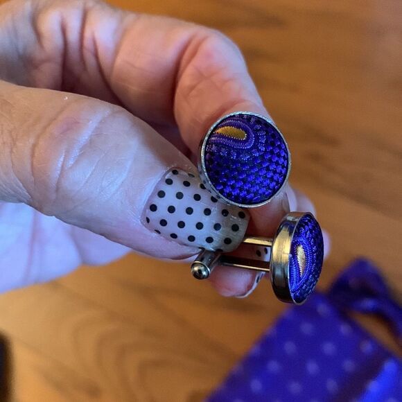 Men’s sapphire blue adjustable bow tie, pocket kerchief and cufflinks - Picture 2 of 8